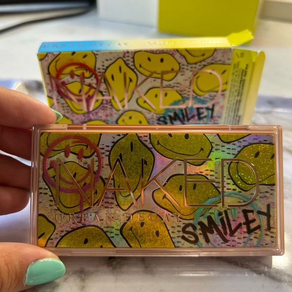 Urban Decay Mini Eyeshadow Palette NIB - Picture 4 of 7